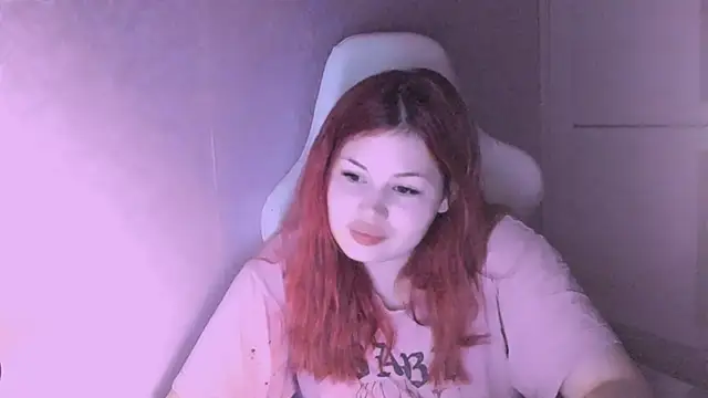 CrazyNextDoorGirl Webcam Show