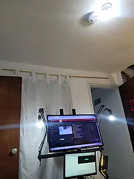 LizzRouse: онлайн-секс-чат