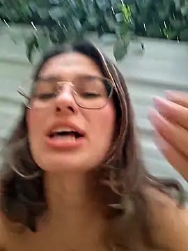 Ary-18 live XXX chat