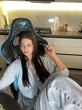 XXX chat uživo modela CurlyLara