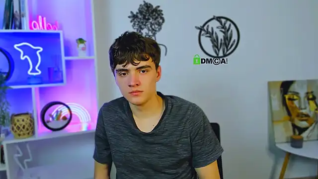 emil_lucky Adlı Modelin Canlı XXX Sohbeti