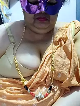 tamilthanushri Adlı Modelin Canlı XXX Sohbeti