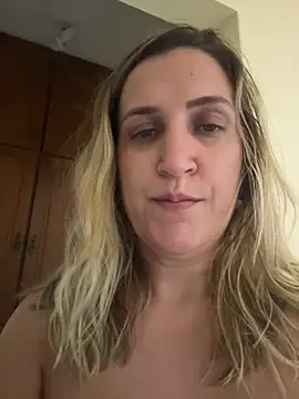 Chat XXX ao vivo de Bia_sexynovaes