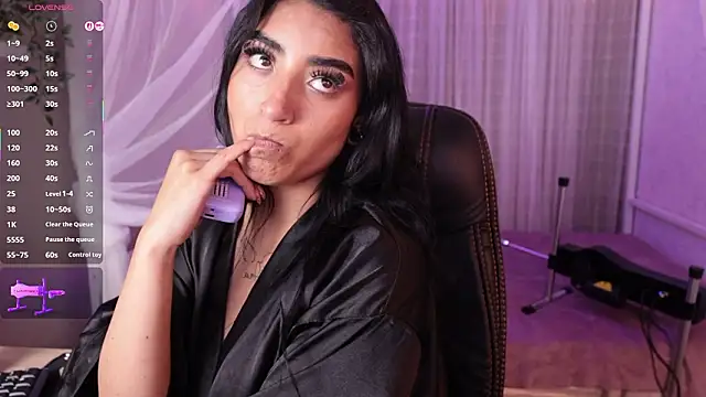 Emma_Lirys Adlı Modelin Canlı XXX Sohbeti