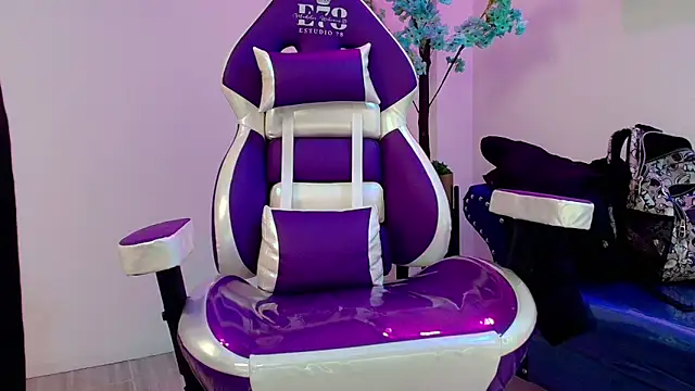 Nicole_sounders Adlı Modelin Canlı XXX Sohbeti