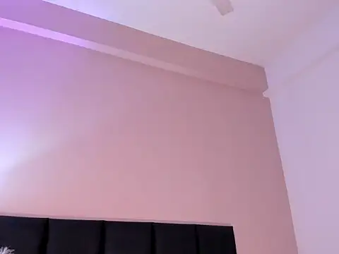 VaiaLowell's Live XXX Chat