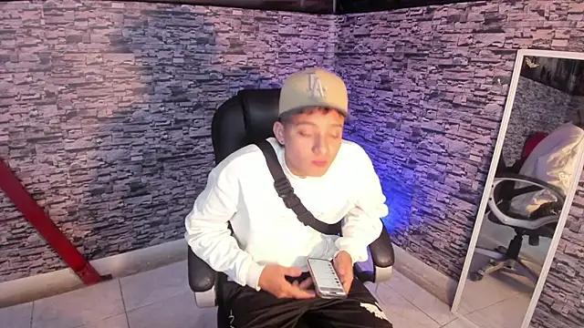 Wesleey-Boy Live XXX Chat