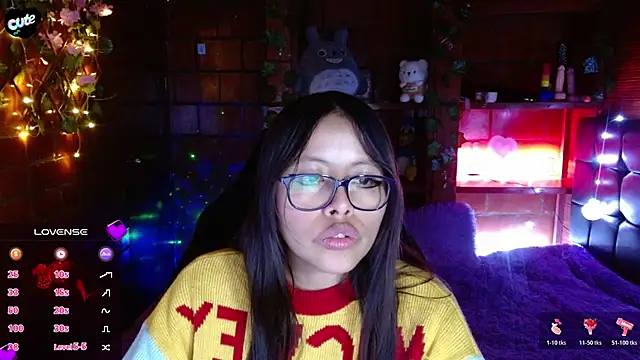 MidoriQuiinn Chat XXX live