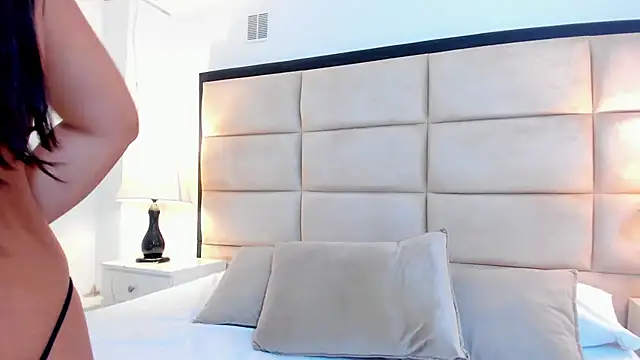 GabyMoreau Adlı Modelin Canlı XXX Sohbeti