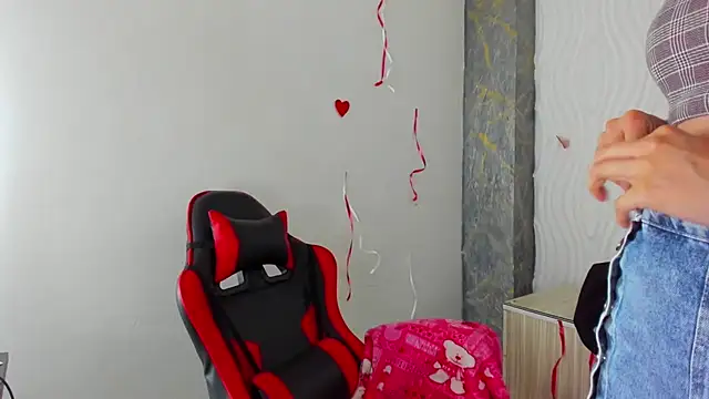 Chat +18 de lala_clark ao vivo