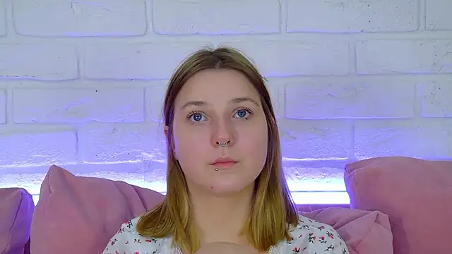 دردشة TinnaBurton الجنسية المباشرة