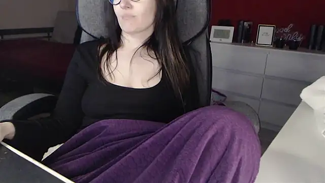 دردشة Alina_Lamour الجنسية المباشرة