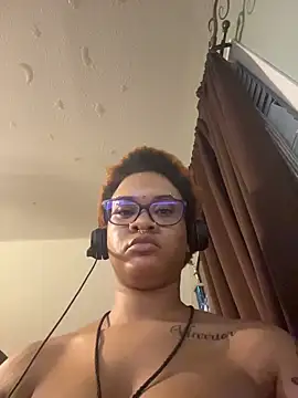 nickytheehawtie 现场XXX聊天