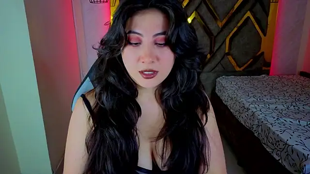 Luvienne Chat XXX live