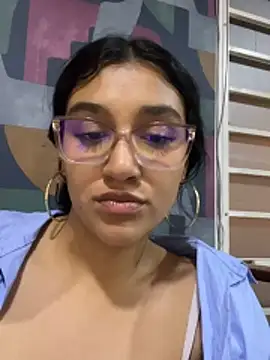 Chat +18 de ValentiinaCruz ao vivo