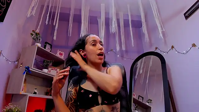 StaceyLeee – Naživo XXX chat