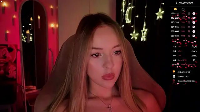 Nestyzz Adlı Modelin Canlı XXX Sohbeti