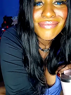 AmazonianMistress' Webcam Show