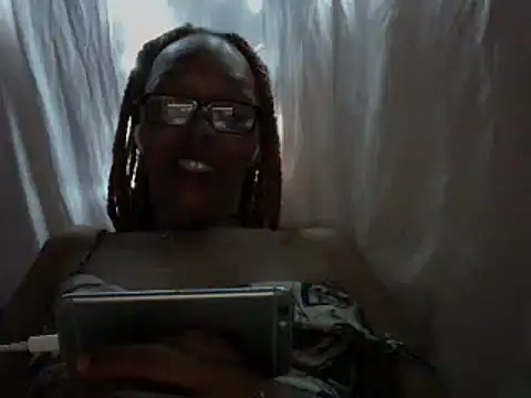 Онлайн чат XXX Ladyzee25