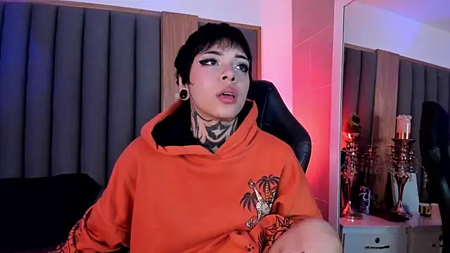 Czat XXX na żywo – misstomie_