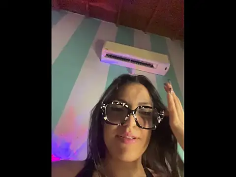 Pertunjukan Kamera Web alilith