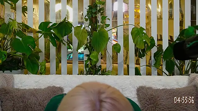 FlowweerGirl's Live XXX Chat