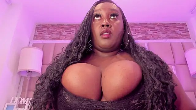 ShaniaBrownn 即時 XXX 聊天