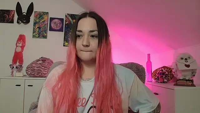 PinkHurricaneOfficial 现场XXX聊天