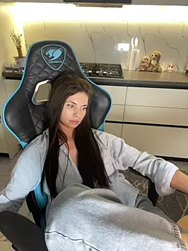 CurlyLara élő XXX-chatje