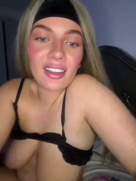 little_lola_x webkamerás műsora