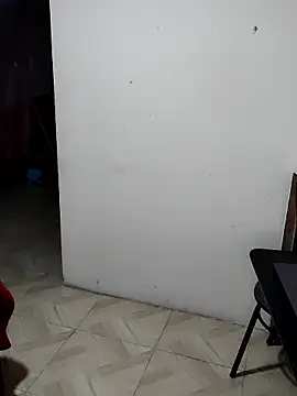 Chat +18 de Laura_Daza1 ao vivo