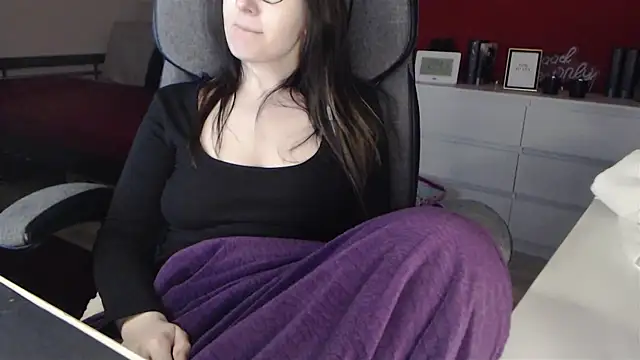 Chat +18 de Alina_Lamour ao vivo