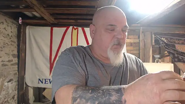 Newfiesausage1972 Adlı Modelin Canlı XXX Sohbeti