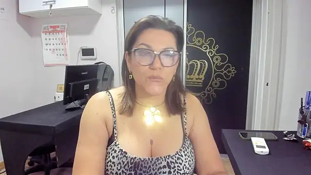 TiffanyyWilson's Live XXX Chat