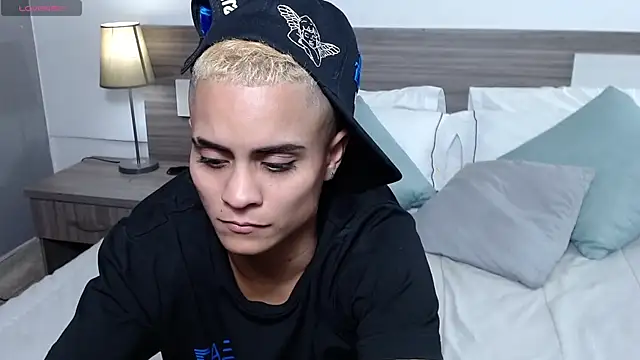 Chatroom XXX en direct de Liiamthompson