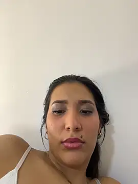 IsabellaJoness_のライブXXXチャット