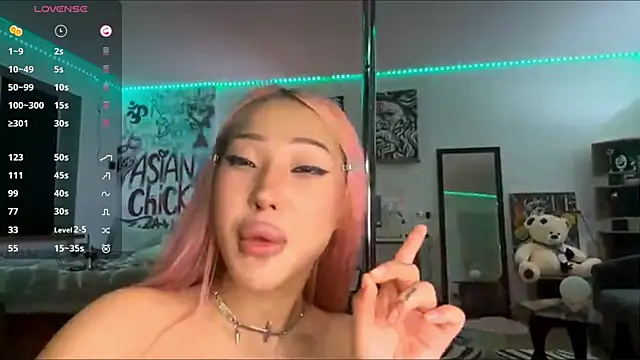 EIeniVanwart's Live XXX Chat