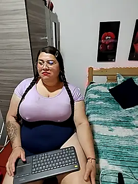 Chatroom XXX en direct de SafiroJhons