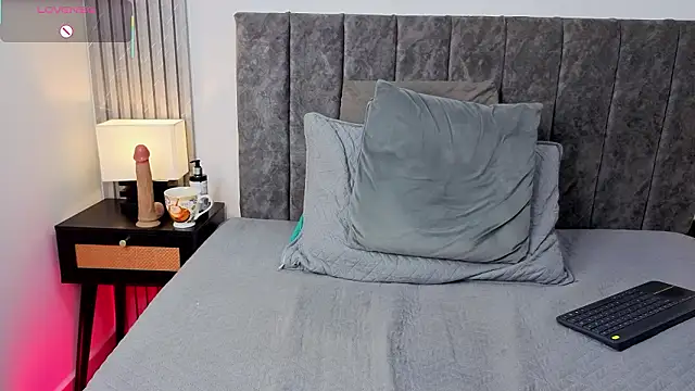 Ema_Stone65's Live XXX Chat