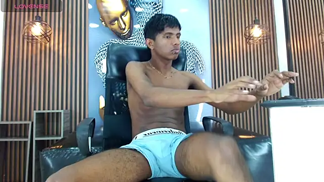 Mick_storm Pertunjukan Webcam