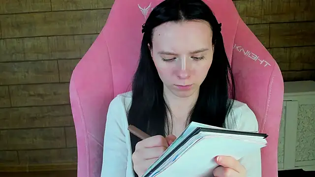 XXX chat uživo modela ArinaKubrick