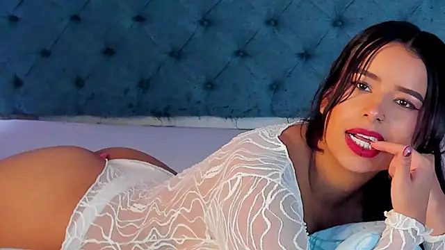 TinyRosee: онлайн-секс-чат