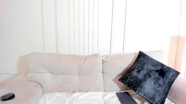 Kendra-Rousee Chat XXX in diretta