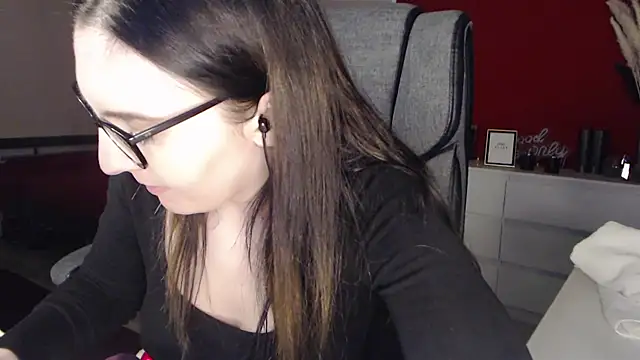 Alina_Lamour: онлайн-секс-чат