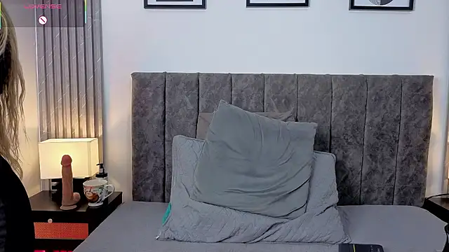 Ema_Stone65's Live XXX Chat