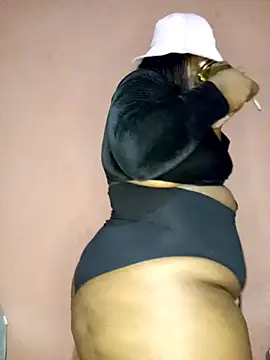 Онлайн чат XXX BigBootyBitch96