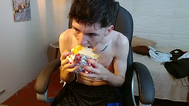 trevor_mob: διαδικτυακό σόου στην κάμερα