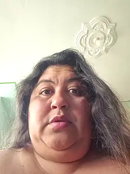 Chatroom XXX en direct de curvy_diva_