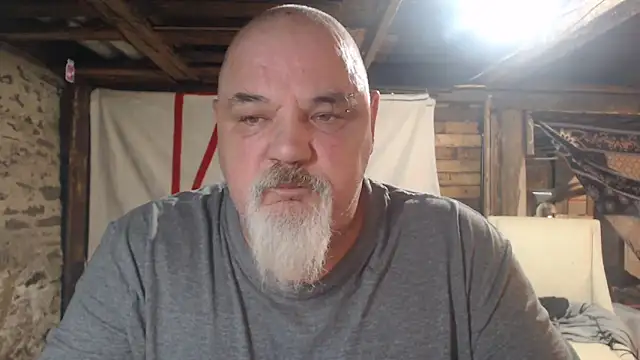 Newfiesausage1972 Chat XXX in diretta