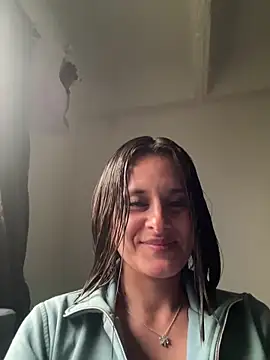 Alice_milf_ Chat XXX in diretta